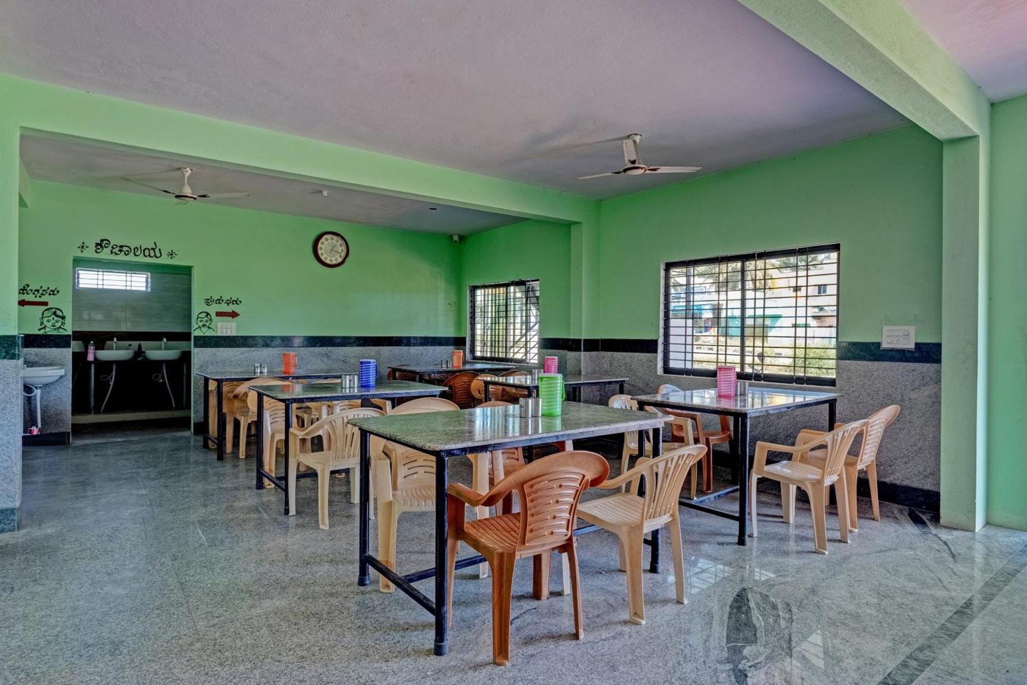 Spot On B R Comforts Krs Back Water Hosa Kannambādi Exterior foto